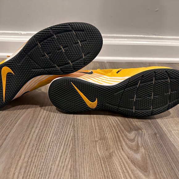 Nike mercurial FlyKnit Futsal indoor soccer cleats size 11 - Picture 2 of 3